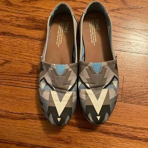 Tom’s Alpargatas.  Sz 7.5.  Great condition!